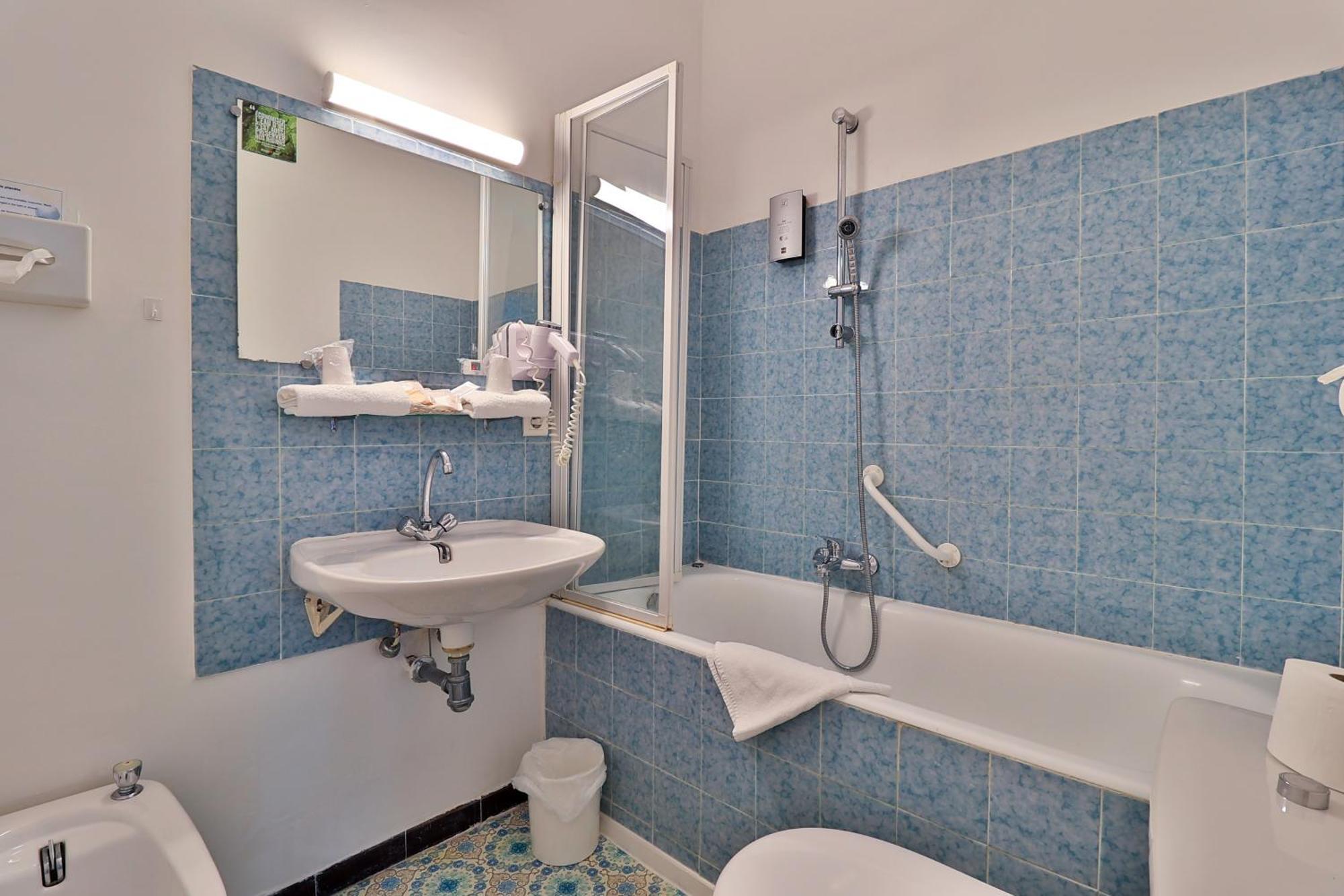 Logis Le Relais Imperial Hotel Saint-Vallier-de-Thiey Luaran gambar