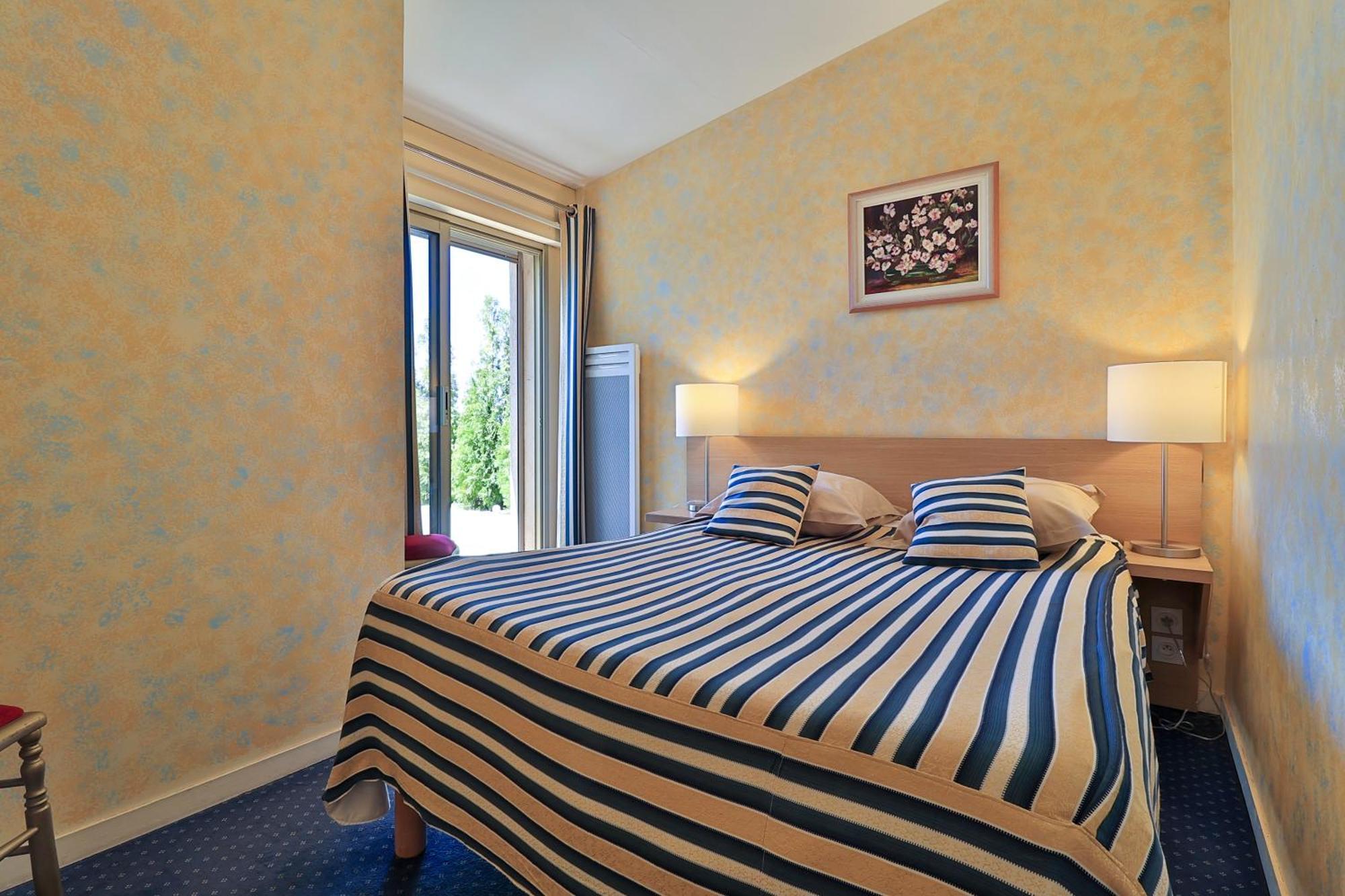 Logis Le Relais Imperial Hotel Saint-Vallier-de-Thiey Luaran gambar