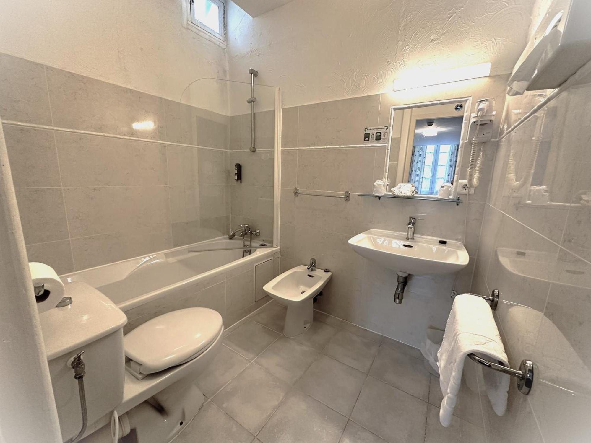 Logis Le Relais Imperial Hotel Saint-Vallier-de-Thiey Luaran gambar